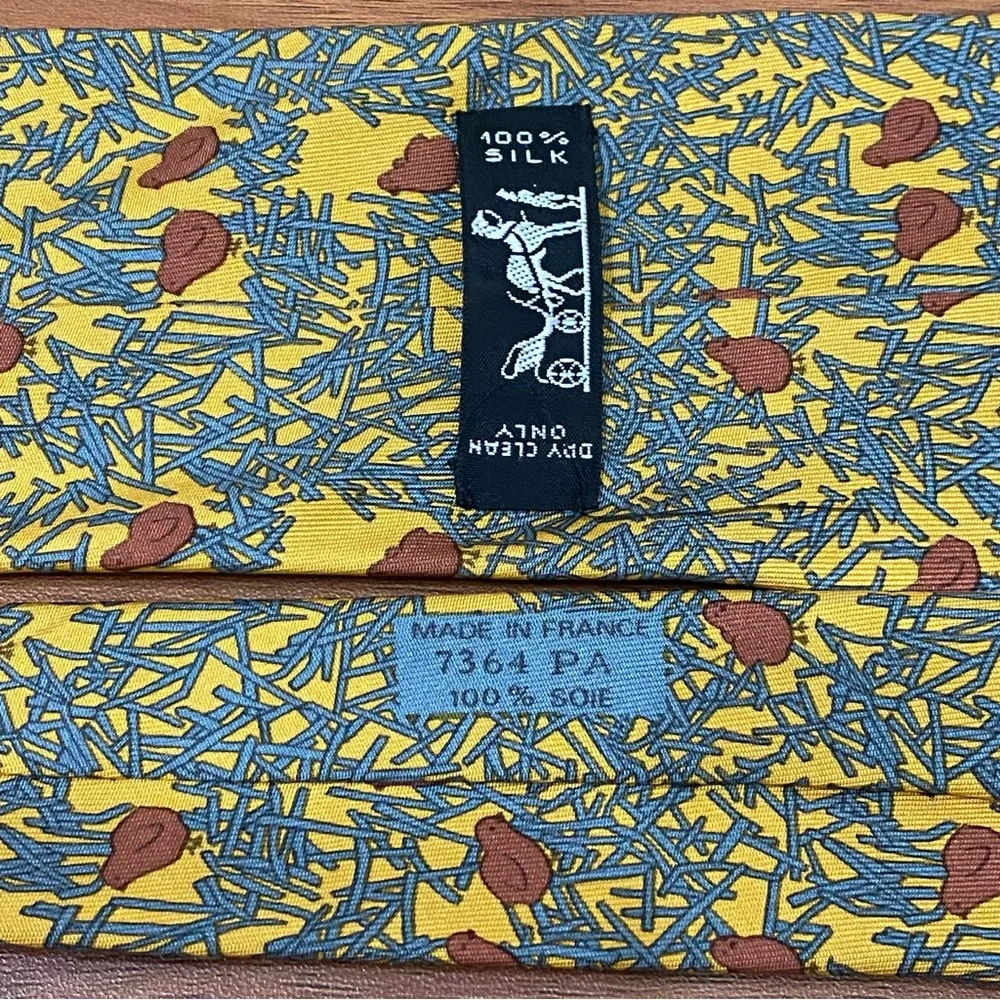 HERMÈS Paris 7364 PA Yellow Blue Quail Bird Chick Straw Print 100% Silk Necktie - Picture 12 of 15